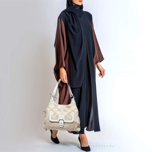 Coach Cream Shoulder Bag - Picture 13 of 16